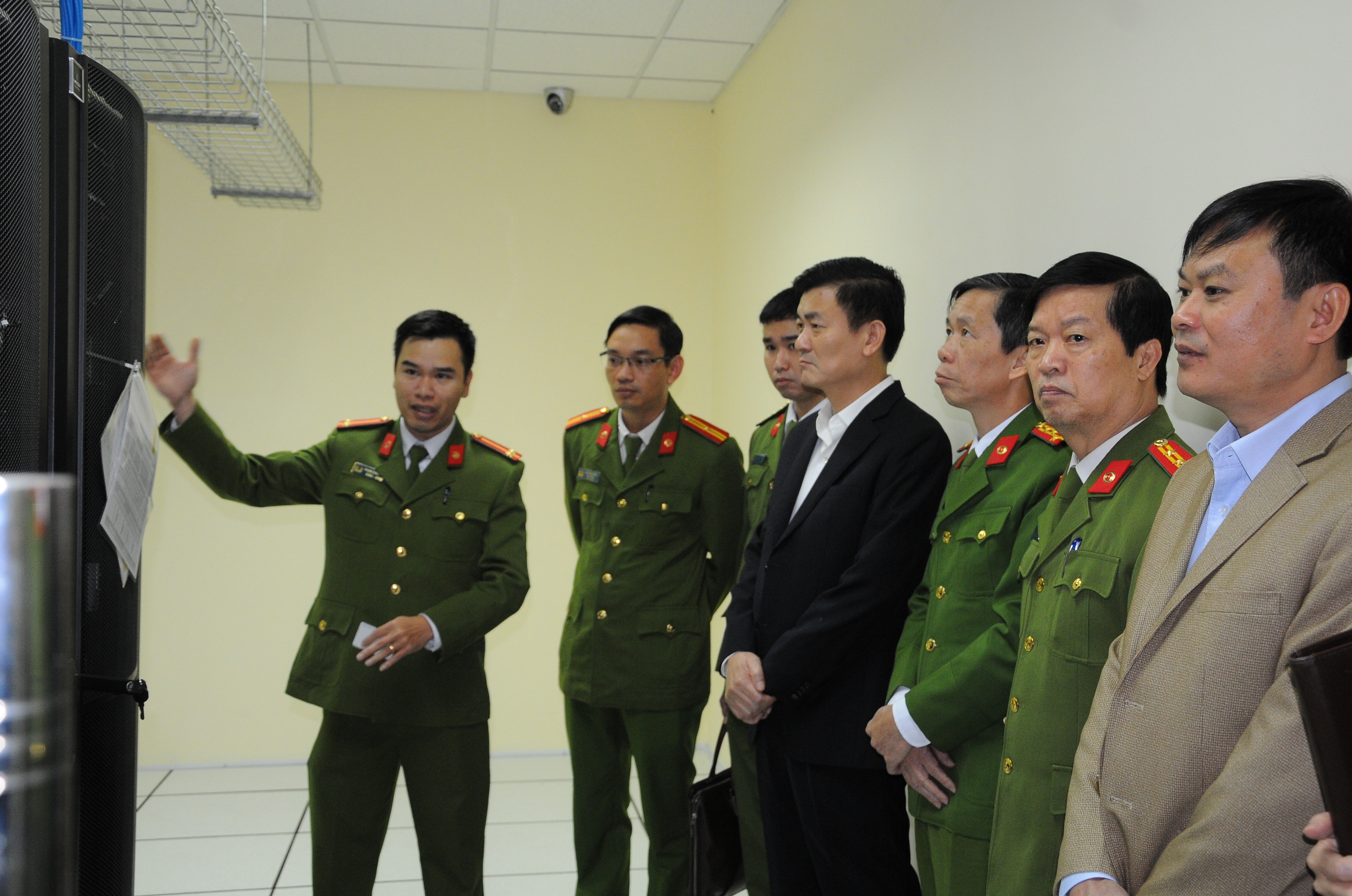 Triển khai thí điểm Cổng dịch vụ công quản lý cư trú